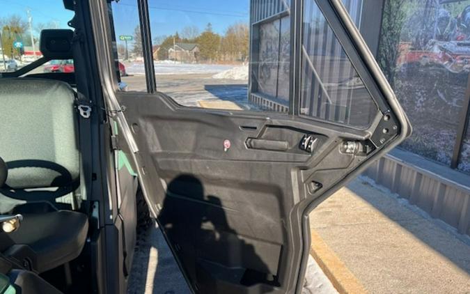 2026 Can-Am® Defender MAX DPS CAB HD10