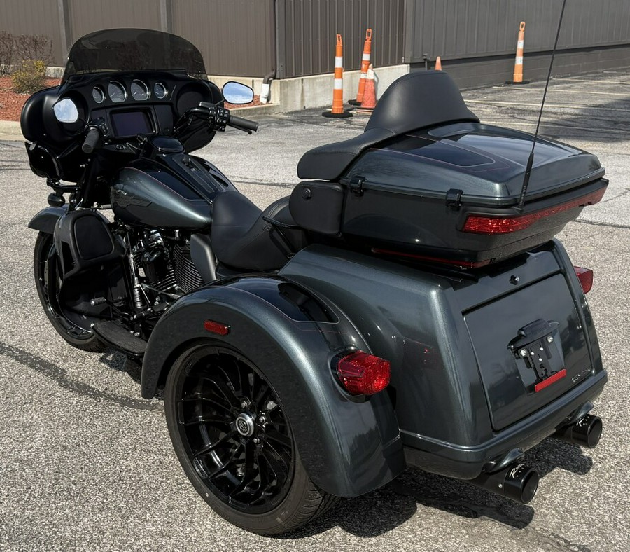2025 Tri Glide® Ultra FLHTCUTG
