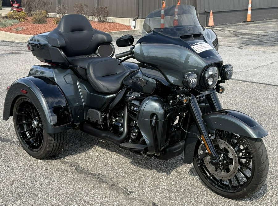 2025 Tri Glide® Ultra FLHTCUTG