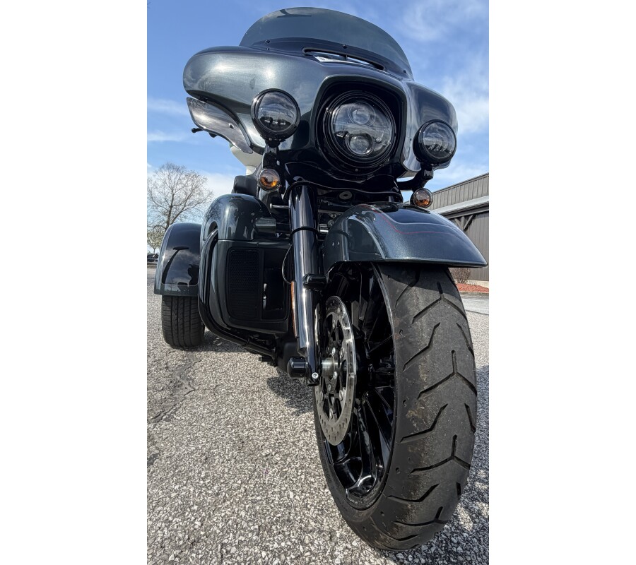 2025 Tri Glide® Ultra FLHTCUTG