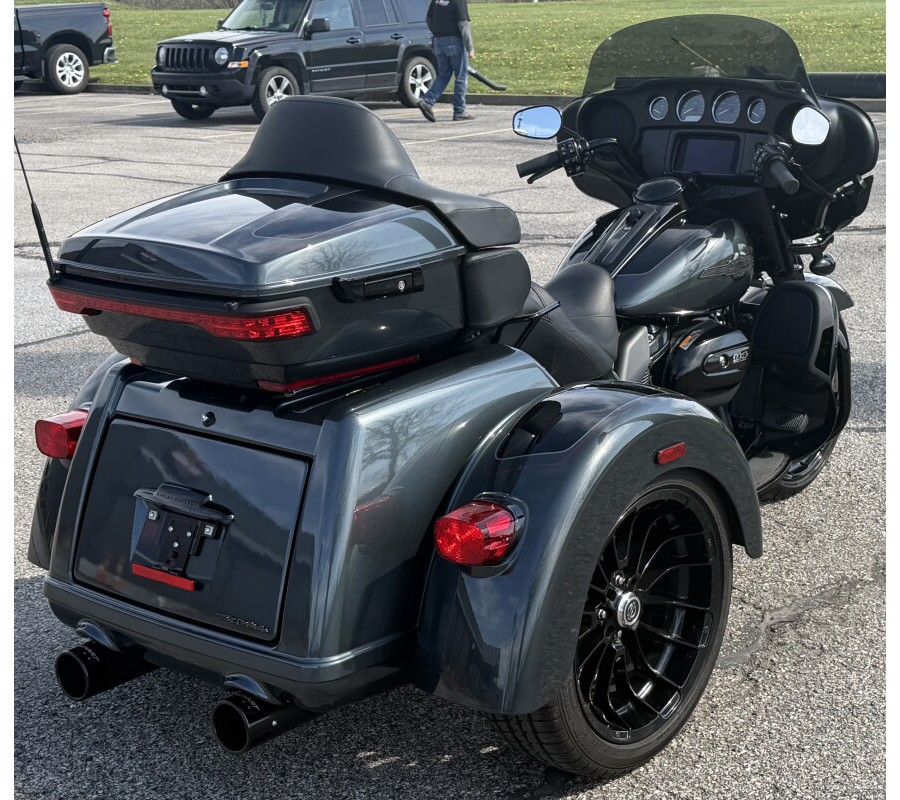 2025 Tri Glide® Ultra FLHTCUTG
