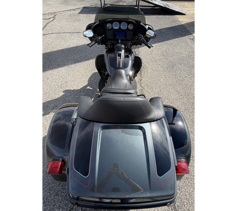 2025 Tri Glide® Ultra FLHTCUTG