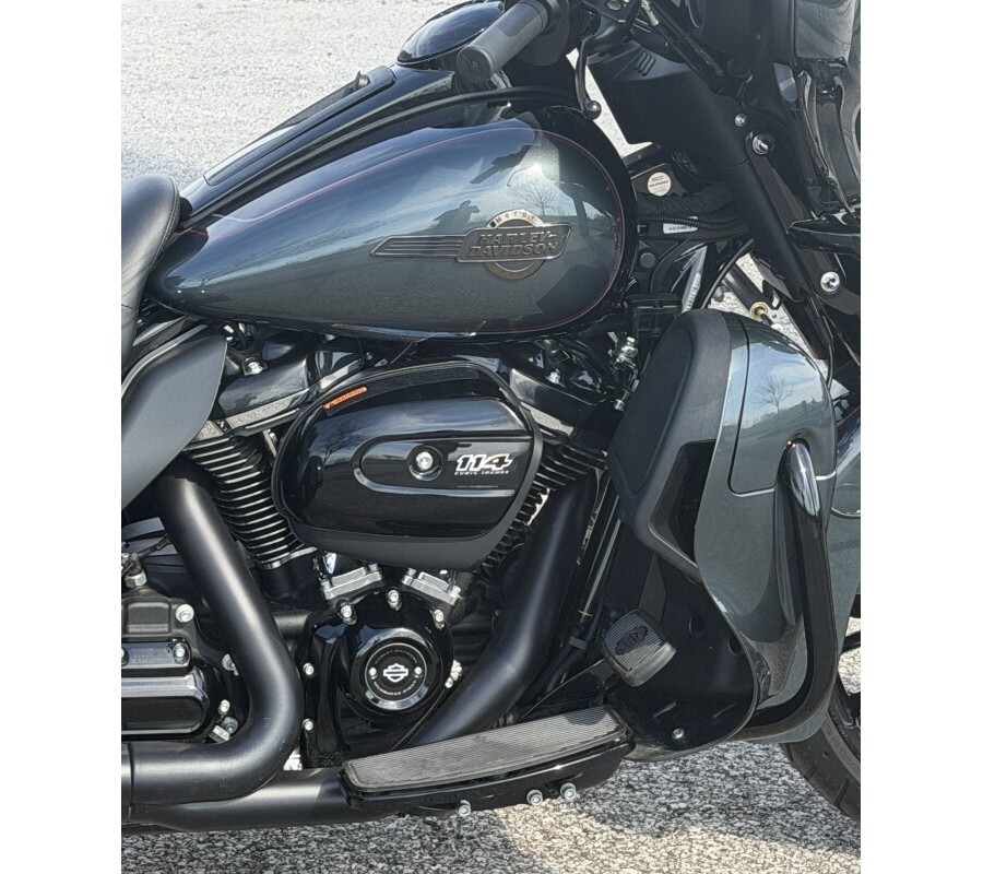 2025 Tri Glide® Ultra FLHTCUTG