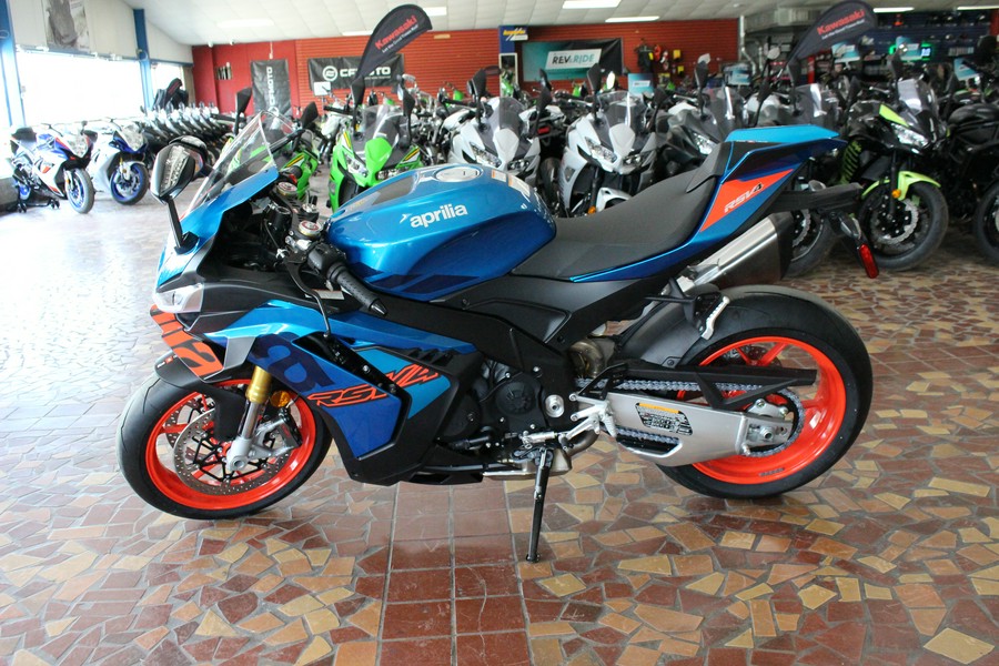 2027 Aprilia RSV4 1100 Stingray Blue - VS000365