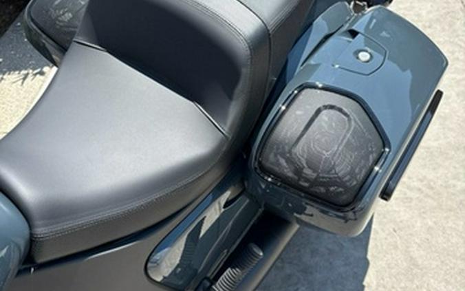 2025 Indian Chieftain PowerPlus Dark Horse 112 w/PowerBand B