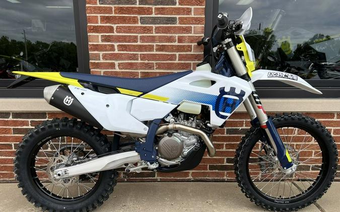 2023 Husqvarna FE 450 First Look [6 Fast Facts – New Model]