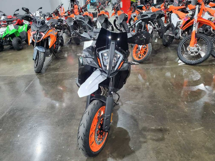 2024 KTM 890 SMT