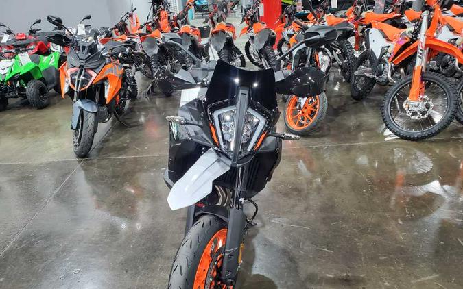 2024 KTM 890 SMT