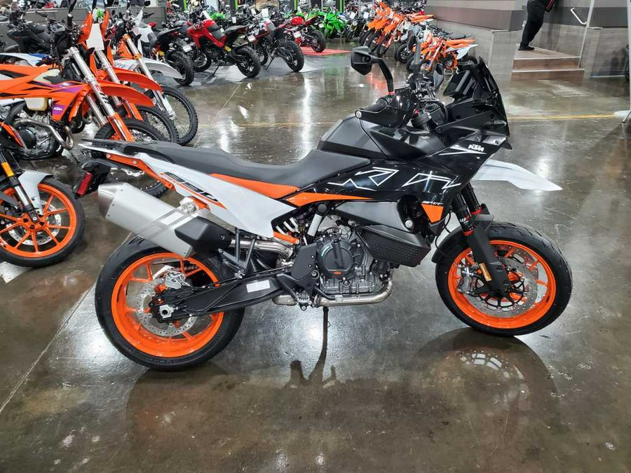 2024 KTM 890 SMT