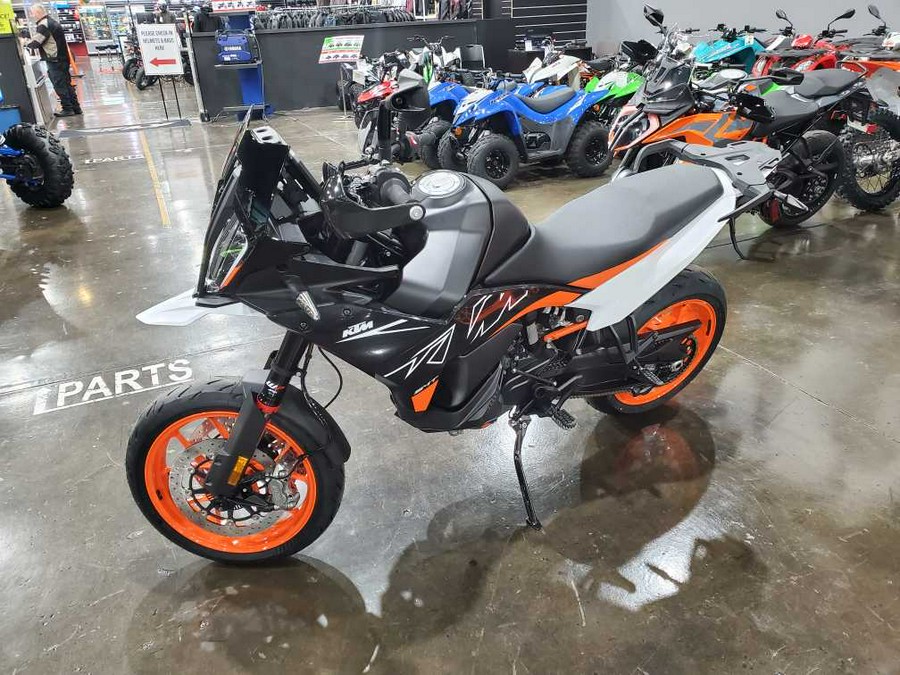 2024 KTM 890 SMT