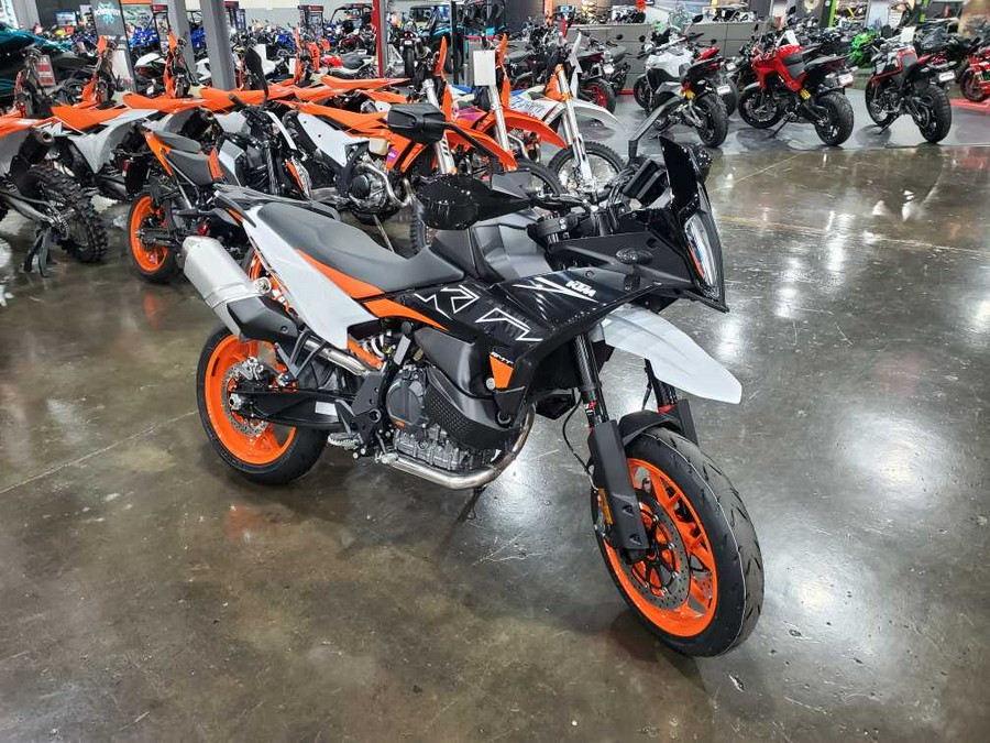 2024 KTM 890 SMT