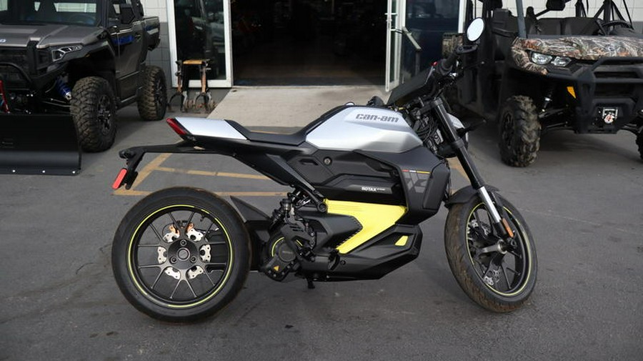 2025 Can-Am® Pulse '73