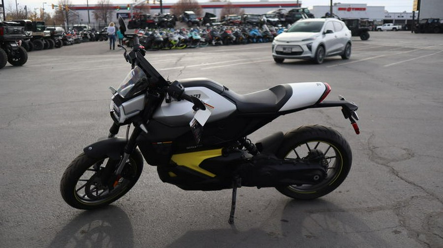 2025 Can-Am® Pulse '73