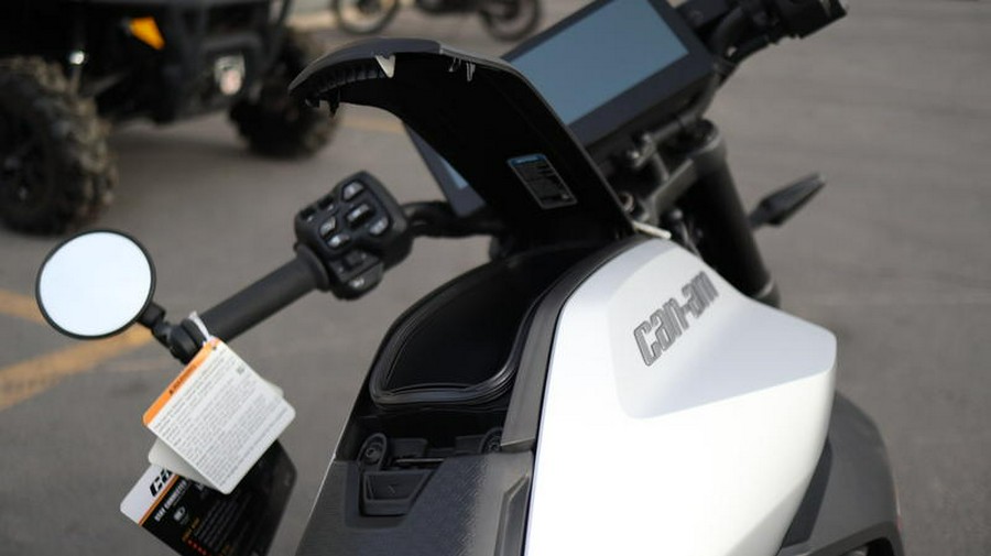 2025 Can-Am® Pulse '73