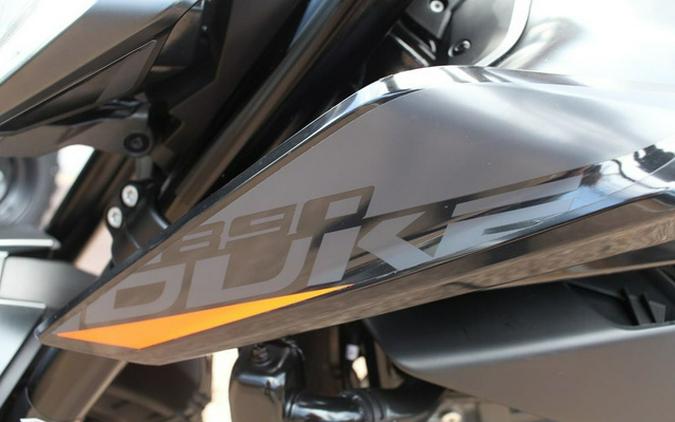 2022 KTM Duke 890