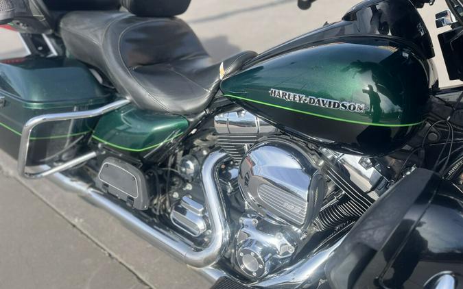 2015 Harley-Davidson® Ultra Limited FLHTK Two-Tone Deep Jade Pearl/Vivid Black 680630