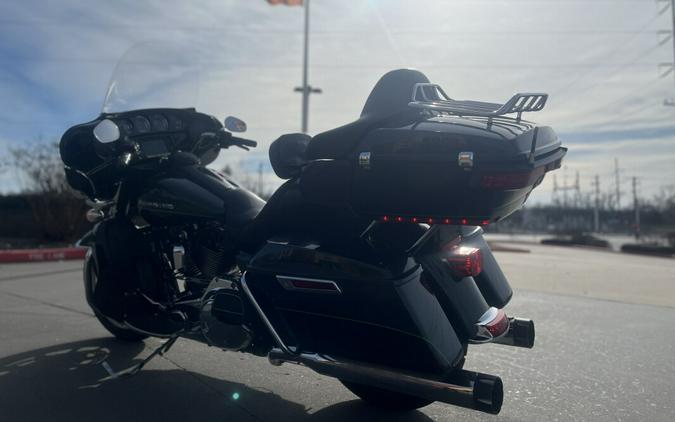 2015 Harley-Davidson® Ultra Limited FLHTK Two-Tone Deep Jade Pearl/Vivid Black 680630