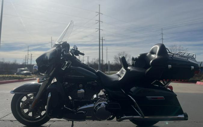 2015 Harley-Davidson® Ultra Limited FLHTK Two-Tone Deep Jade Pearl/Vivid Black 680630