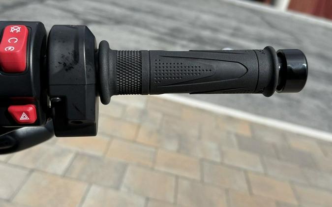 2026 Triumph Trident 800 Jet black