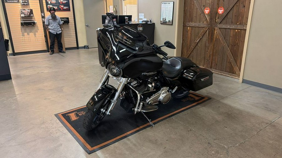 2020 Harley-Davidson Street Glide® Base