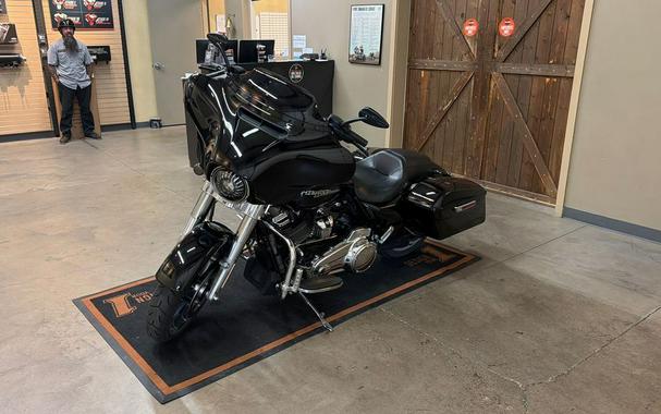 2020 Harley-Davidson Street Glide® Base