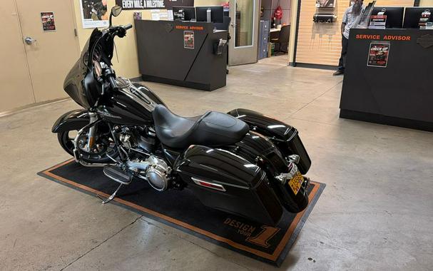 2020 Harley-Davidson Street Glide® Base