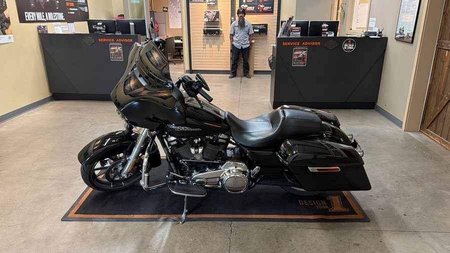 2020 Harley-Davidson Street Glide® Base