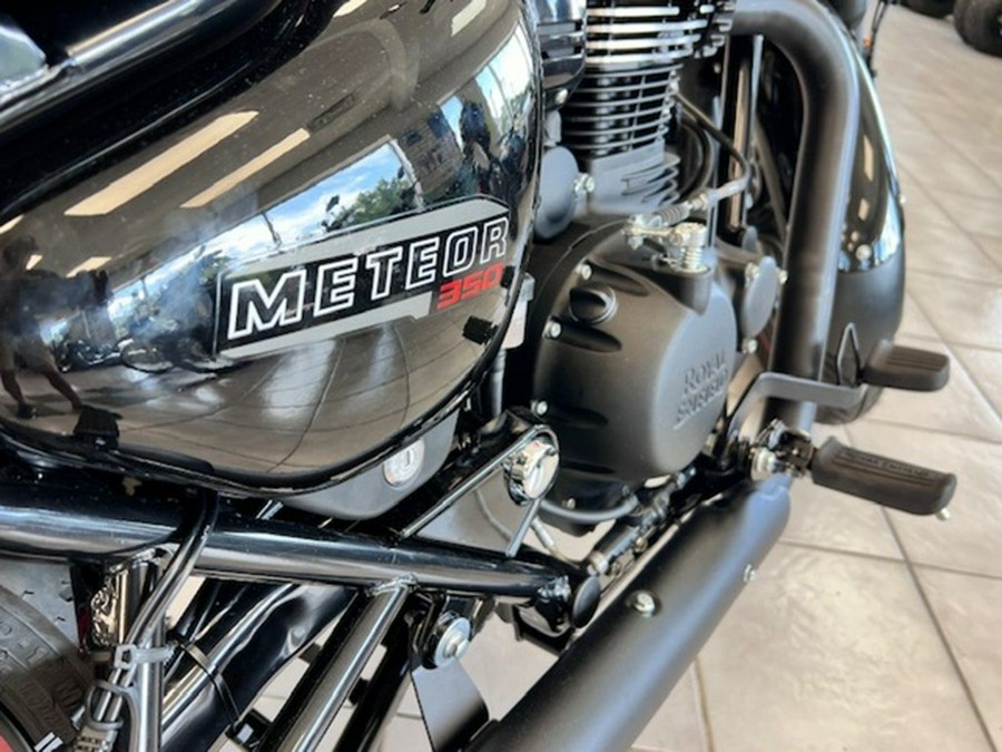 2023 Royal Enfield Meteor 350 Fireball Red