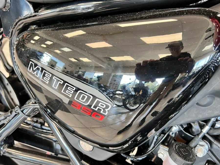 2023 Royal Enfield Meteor 350 Fireball Red
