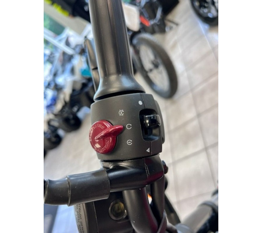 2023 Royal Enfield Meteor 350 Fireball Red