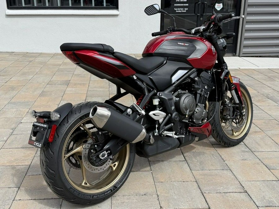 2026 Triumph Trident 800 Carnival red
