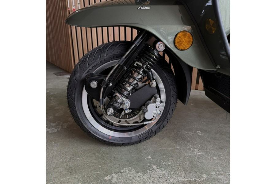 2025 GP300 - Royal Alloy