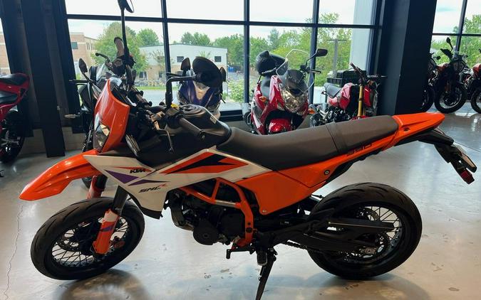 2026 KTM 390 SMC R