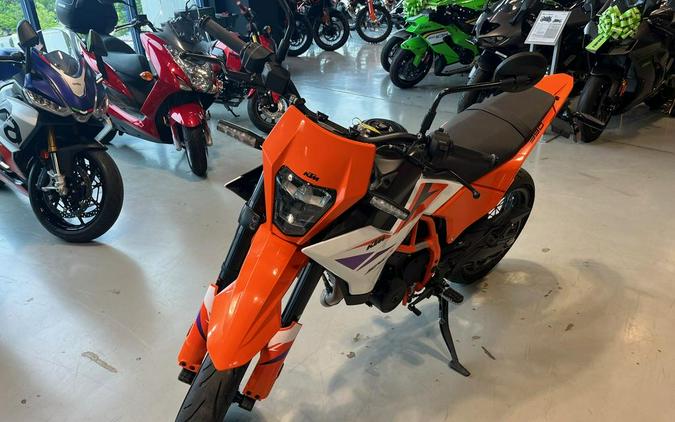 2026 KTM 390 SMC R