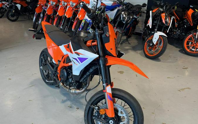 2026 KTM 390 SMC R
