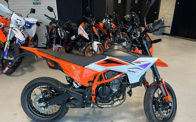 2026 KTM 390 SMC R