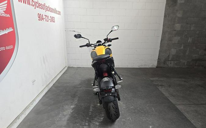 2026 Triumph Trident 660 Cosmic yellow