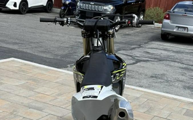 2026 Triumph TF 450-X Jet BlackPure White