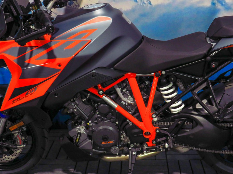 2023 KTM 1290 Super Duke GT