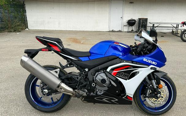 2027 Suzuki GSX-R1000R 40TH ANN.