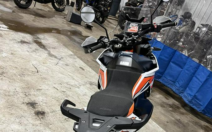 2024 KTM Adventure 890 R