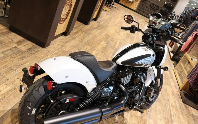 2024 Indian Motorcycle® Sport Chief Ghost White Metallic Smoke