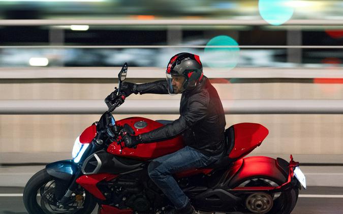 2026 Ducati Diavel V4 Ducati red - 7540