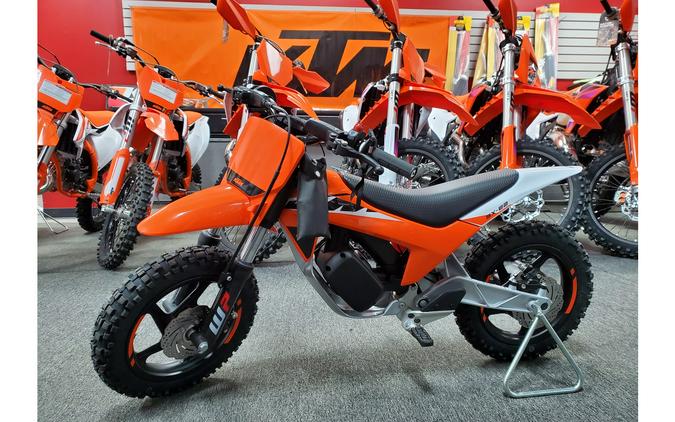 FIRST LOOK! THE ALUMINUM FRAMED 2024 KTM SX-E 2 IS COMING SOON