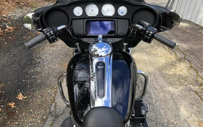 2022 Harley-Davidson® FLHX - Street Glide®