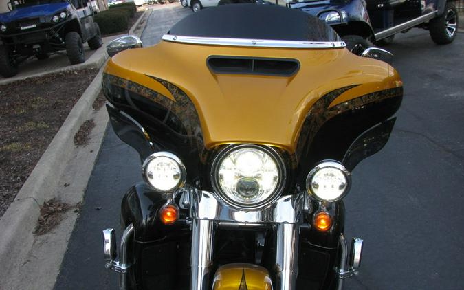 2015 Harley-Davidson® FLHTKSE - CVO™ Limited