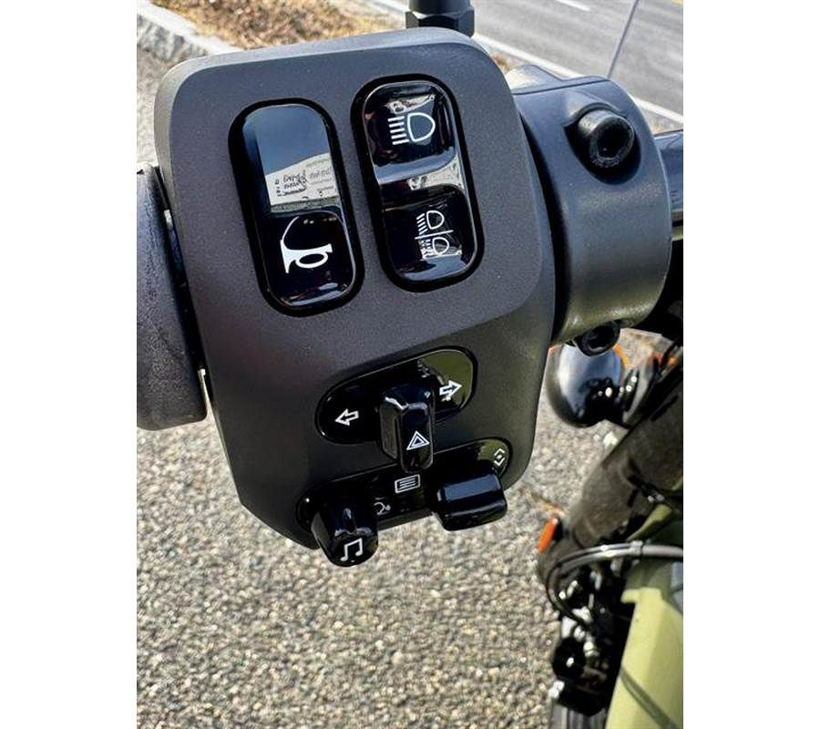 2025 Indian Motorcycle Super Chief Dark Horse