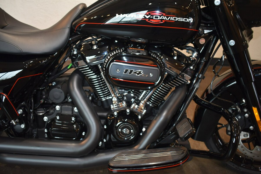 2025 Harley-Davidson® Road King® Special Vivid Black