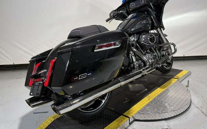 2026 Harley-Davidson® Street Glide® Midnight Ember Chrome Trim