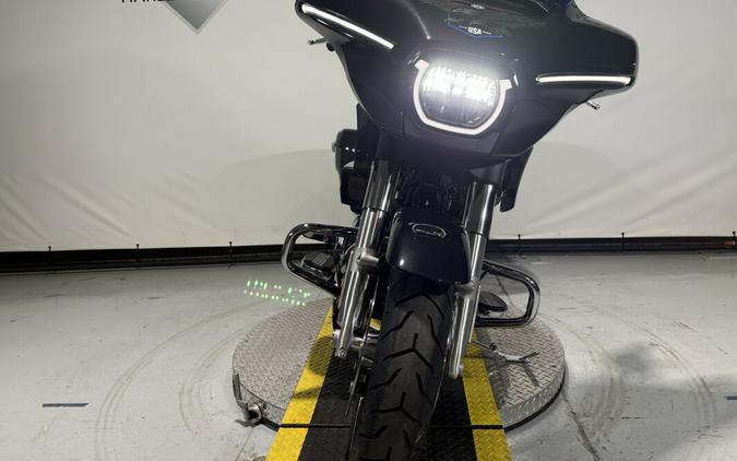 2026 Harley-Davidson® Street Glide® Midnight Ember Chrome Trim